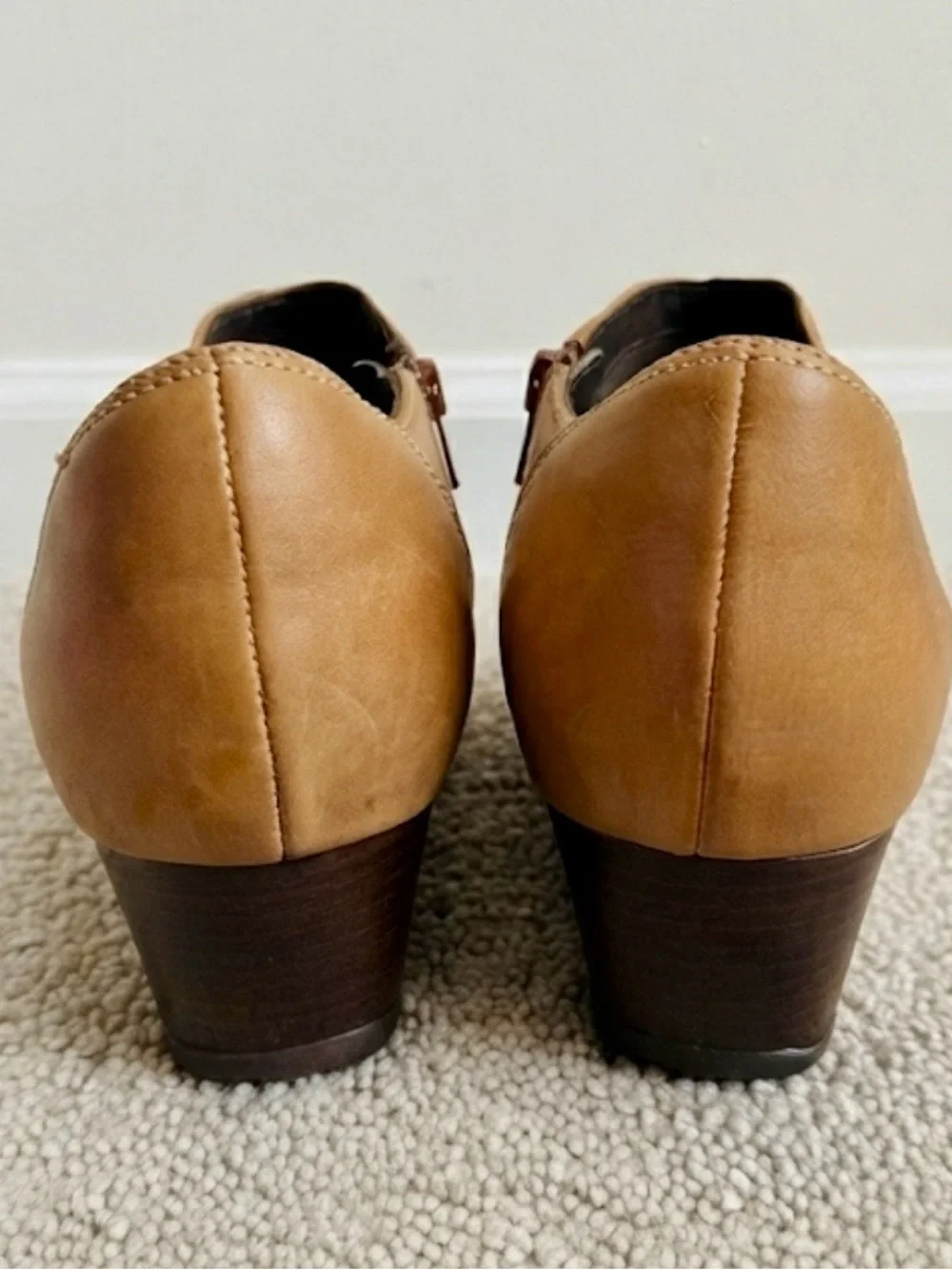 Clarks Tan Leather Ankle Boots Women’s 9W Side Zip Classic Comfort Block Heel